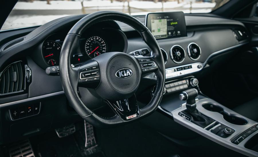 Интерьер Kia Stinger GT AWD (CK) 2017 года  (NA) (фото 42 из 42)